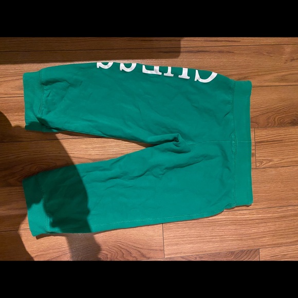 Guess sweat capris! - Picture 3 of 3